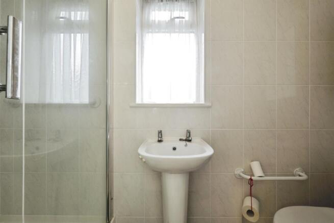 4 bed Detached for sale Image 10