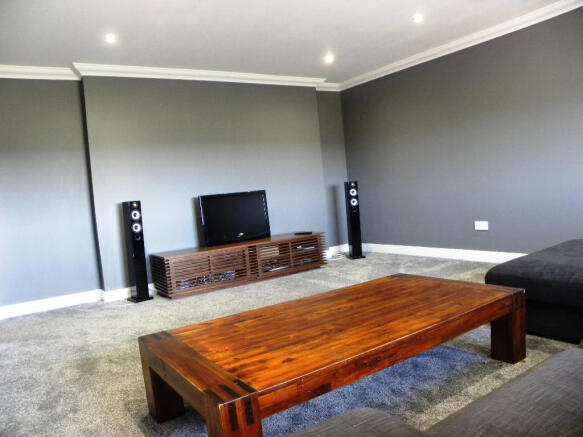 Cinema Rm/Bed 6