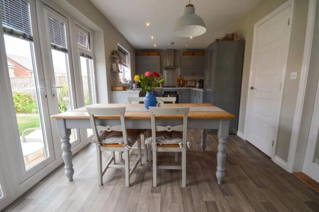 4 bed Detached for sale Image 4