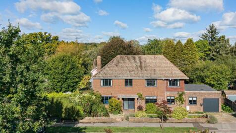 Barnfield Road, Petersfield, Hampshire