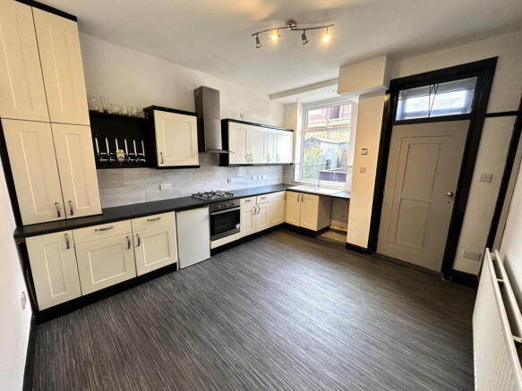 2 bed Semi-Detached for sale Image 8