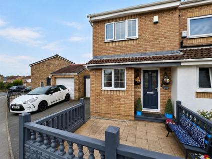 Maythorne Close, Staincross, Barnsley,S75 6PF