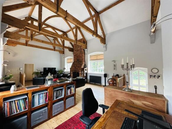 4 bed Bungalow for sale Image 7