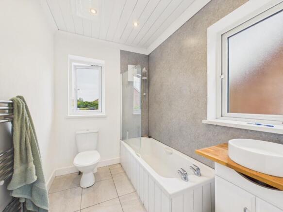 3 bed Semi-Detached for sale Image 10