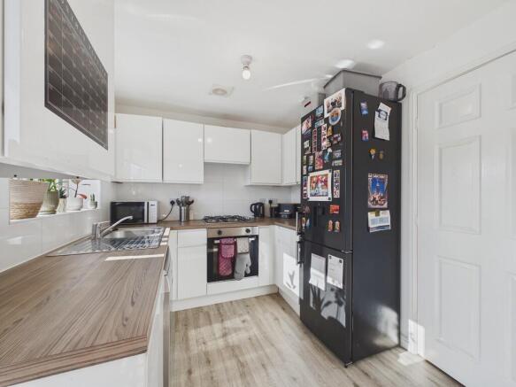 3 bed Semi-Detached for sale Image 9