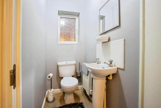 4 bed Detached for sale Image 7