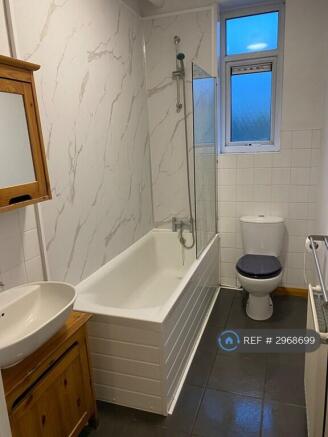 2 bed Terraced to rent Image 7