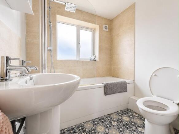 3 bed Semi-Detached for sale Image 7