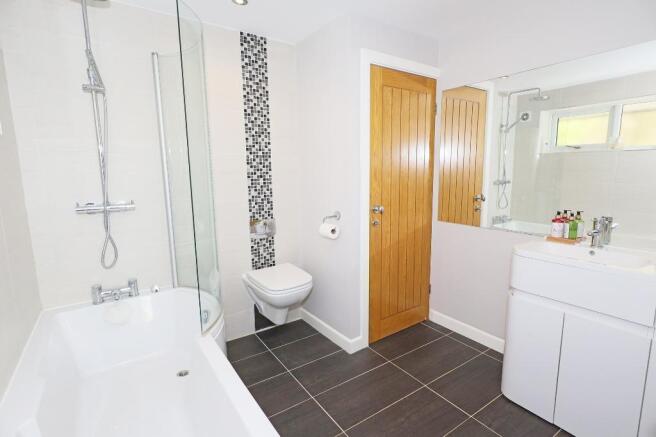En-Suite Bathroom to Guest Bedroom