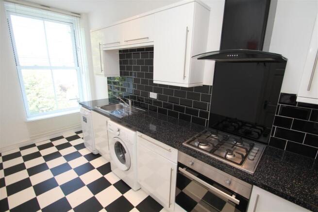 18 Grammar School Road Flat 3 (31).JPG