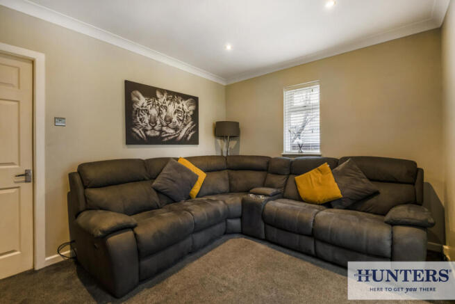 6 bed Detached for sale Image 12