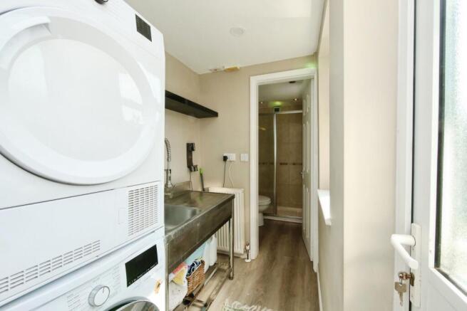 4 bed Terraced for sale Image 8