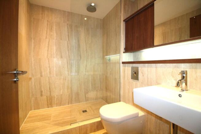 2 bed Apartment to rent Image 6