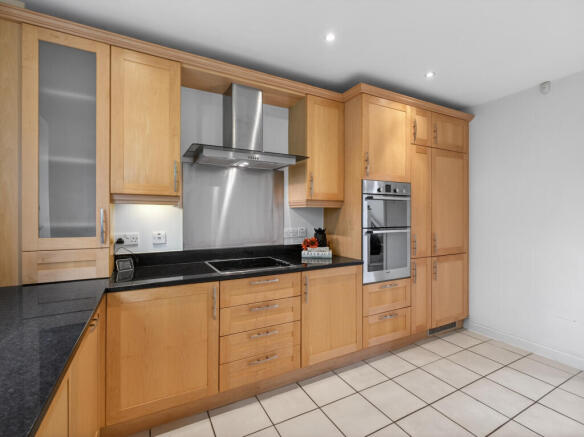 18 King Edward Place, Wheathampstead, Hertfordshire photo 4