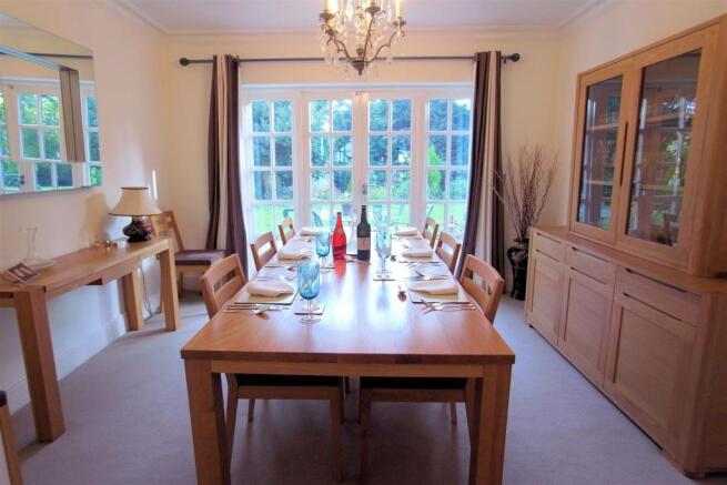 Dining room.jpg
