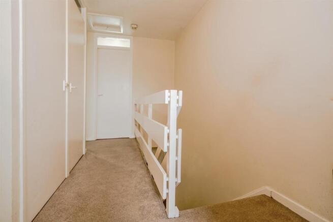 Mossley Close, Walsa