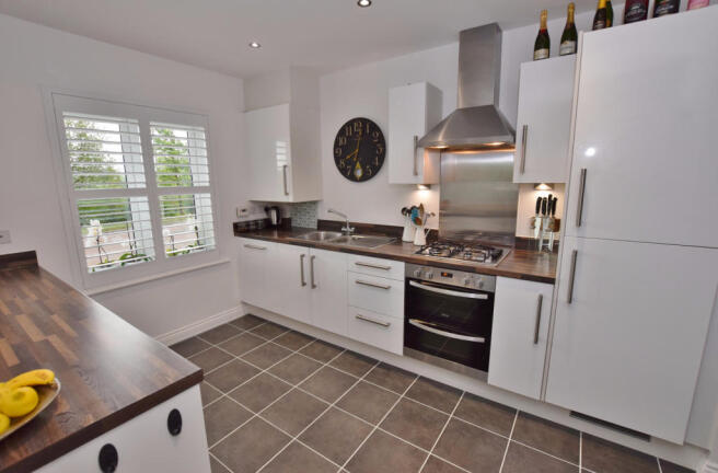 KITCHEN / DINER