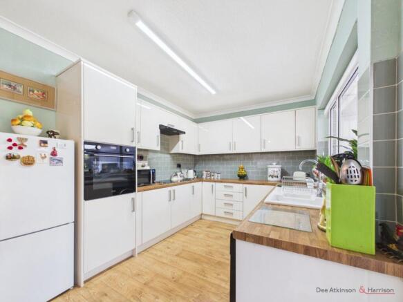 3 bed Semi-Detached for sale Image 11