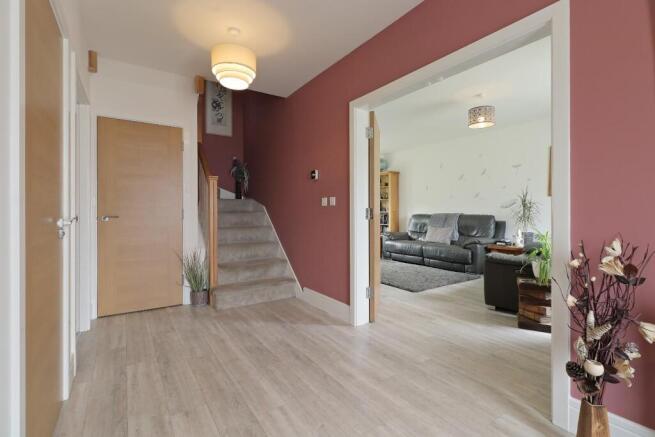 6 bed Detached for sale Image 9