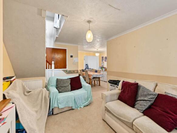 04-Living-Room-Rever