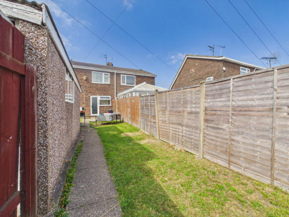 3 bed Semi-Detached for sale Image 12