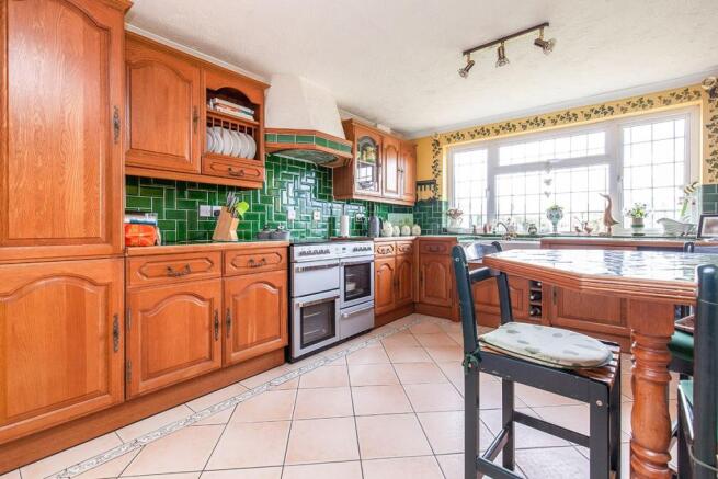 Kitchen / Dining Roo