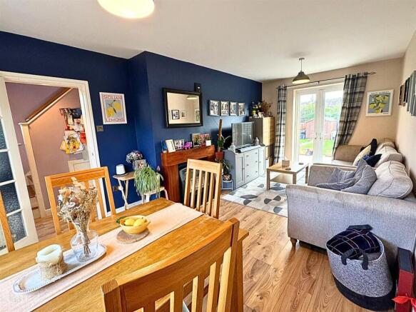 Lounge/Dining Room