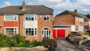 28, Ashclose Avenue, Leicester LE2 3WA
