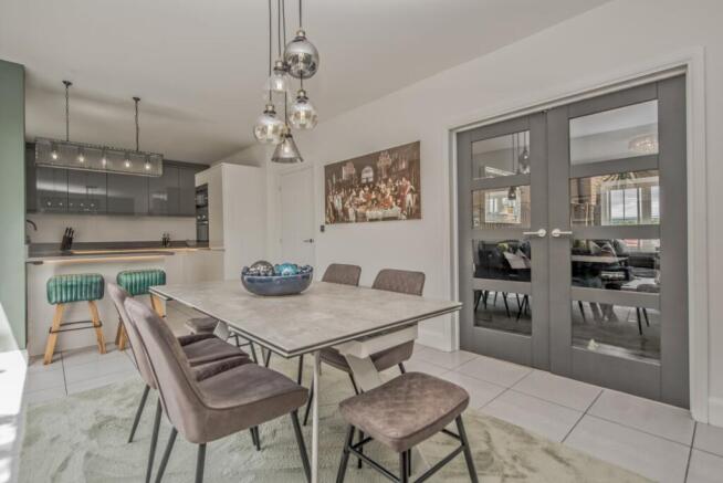 4 bed Detached for sale Image 7