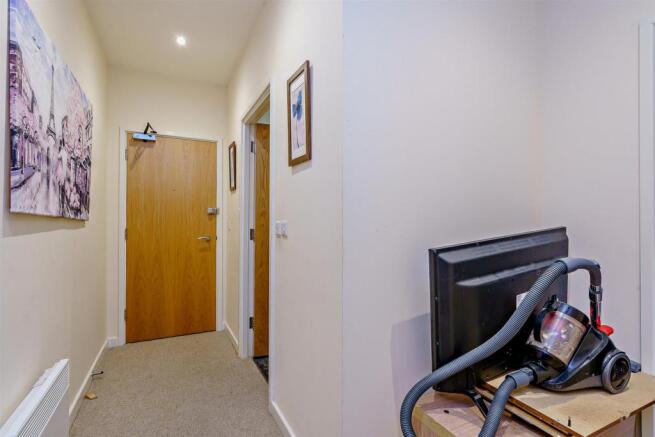 8435219-interior05-800.jpg