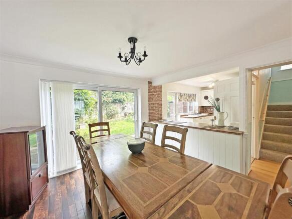 4 bed Detached for sale Image 6