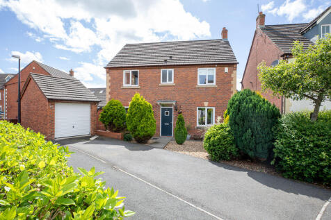 Fairview Drive, Adlington, PR6 9ST
