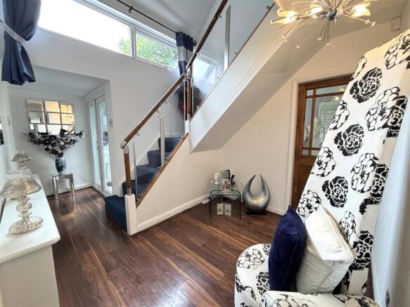 4 bed Detached for sale Image 10
