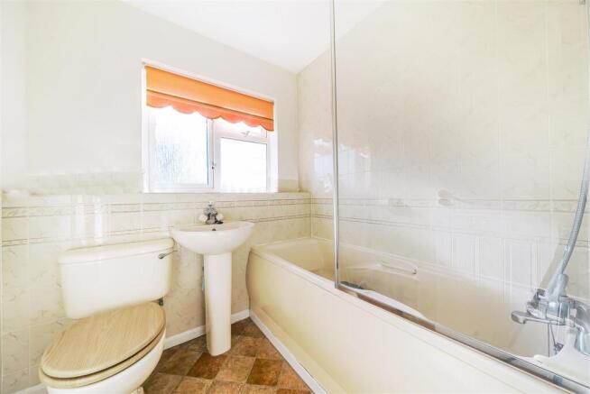 bathroom h.jpg