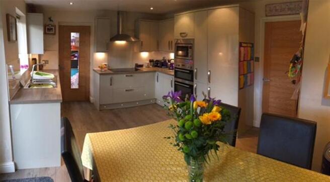 Kitchen Diner 3
