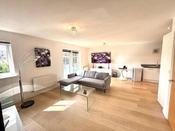 Lounge 2