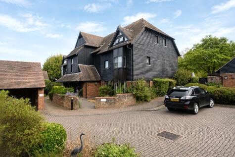 Palace Gate, Odiham, Hook, Hampshire, RG29