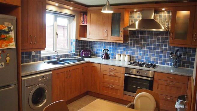 KITCHEN/DINING ROOM