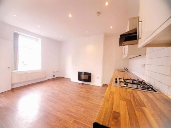 2 bed Terraced for sale Image 4