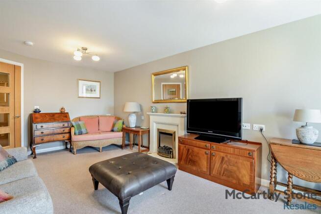 2 bed Apartment for sale Image 4