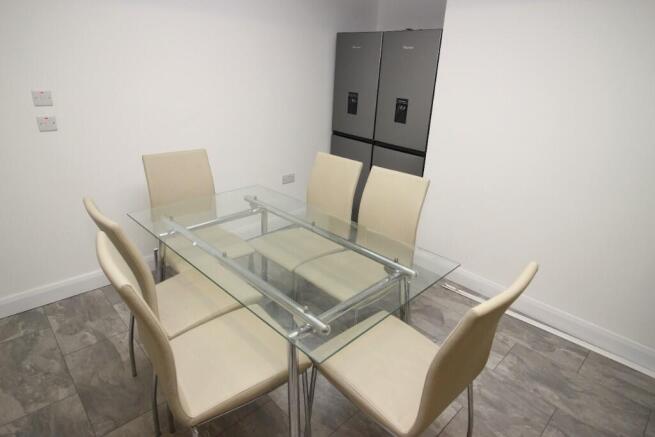 6 bed Terraced to rent Image 6