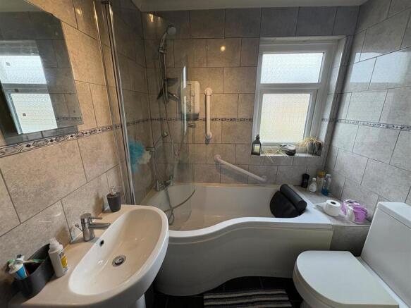3 bed Semi-Detached for sale Image 12