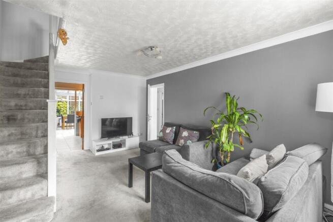 19 Miersfield, HP11 1TX-8.jpg