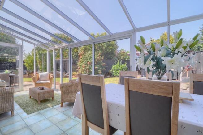 5 bed Detached for sale Image 6
