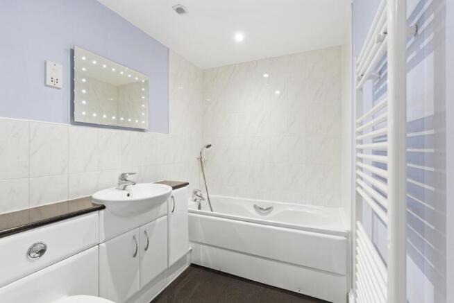2 bed Apartment for sale Image 6
