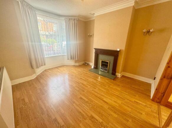4 bed Terraced to rent Image 2