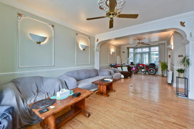 Ridge Avenue, Winchmore Hill, London photo 4
