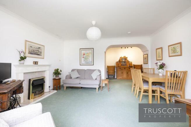 Sitting/Dining Room