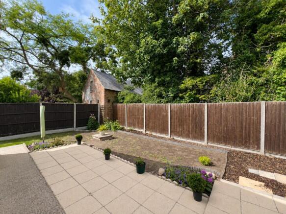 Poplars Park - garden 5.jpg