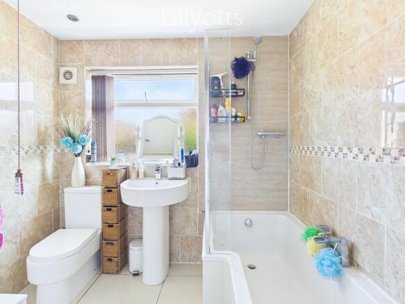 4 bed Terraced for sale Image 9